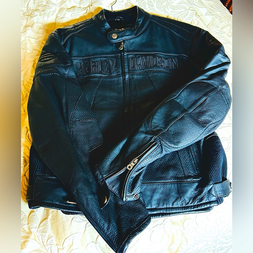 Genuine Leather Harley Davidson Woman Black Large Jacket mint